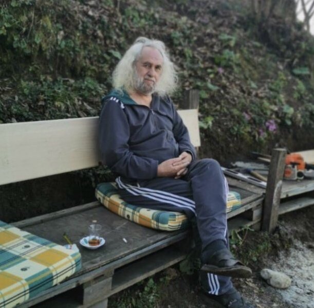 Esj49ibW8AAfiql.jpg