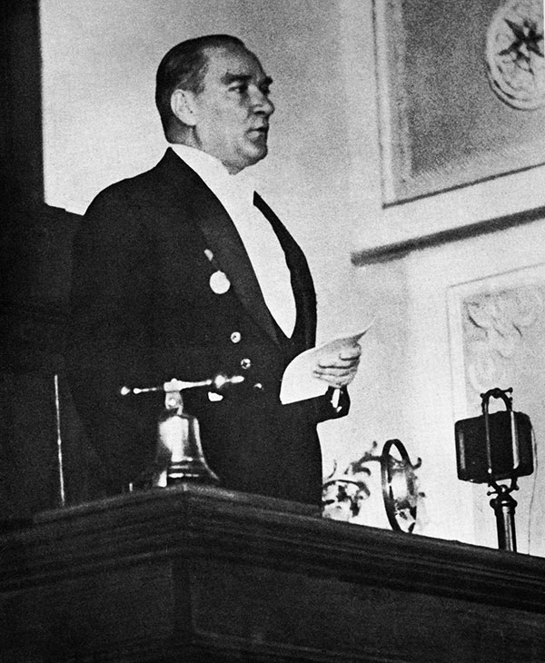 Ulu Önder.jpg